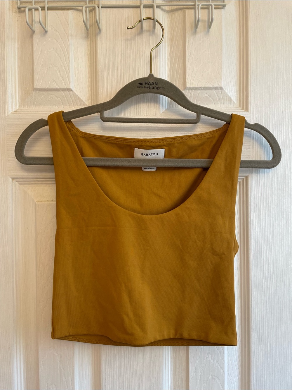 Babaton Contour Scoop Neck Tank Top